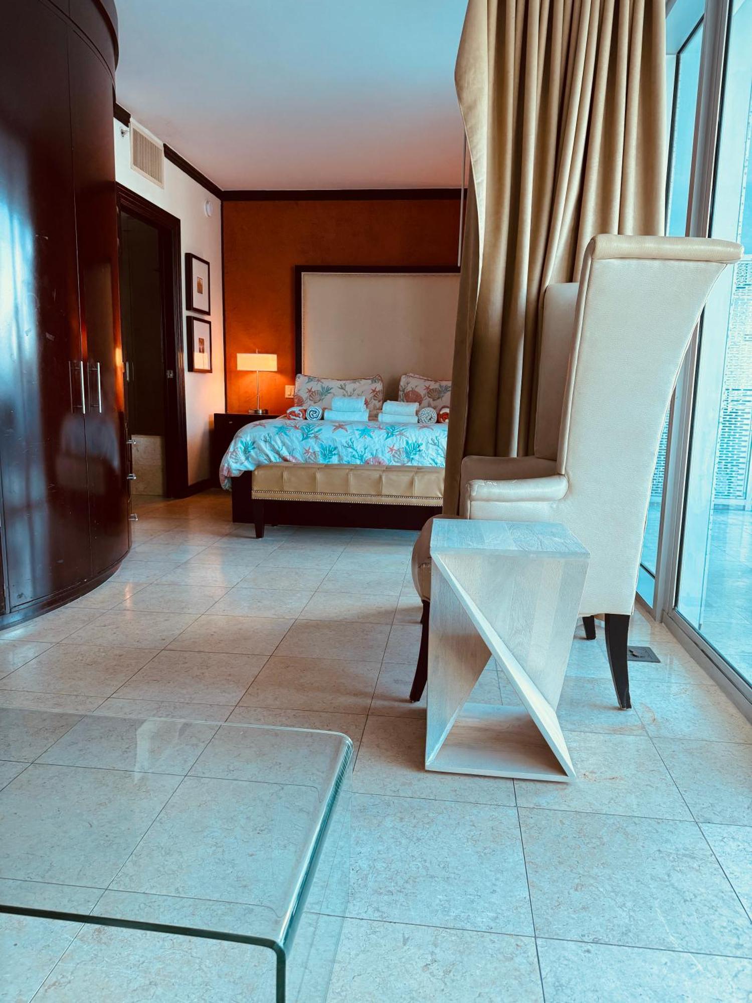 Apartment At De Soleil Hotel On Ocean Drive Miami Beach Exterior photo